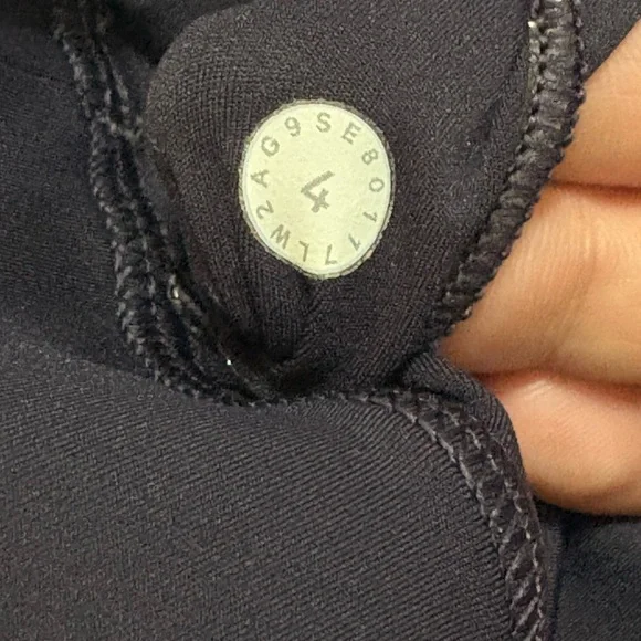 Lululemon Fast and Free Sports Bra Size 4 - Picture 3 of 3